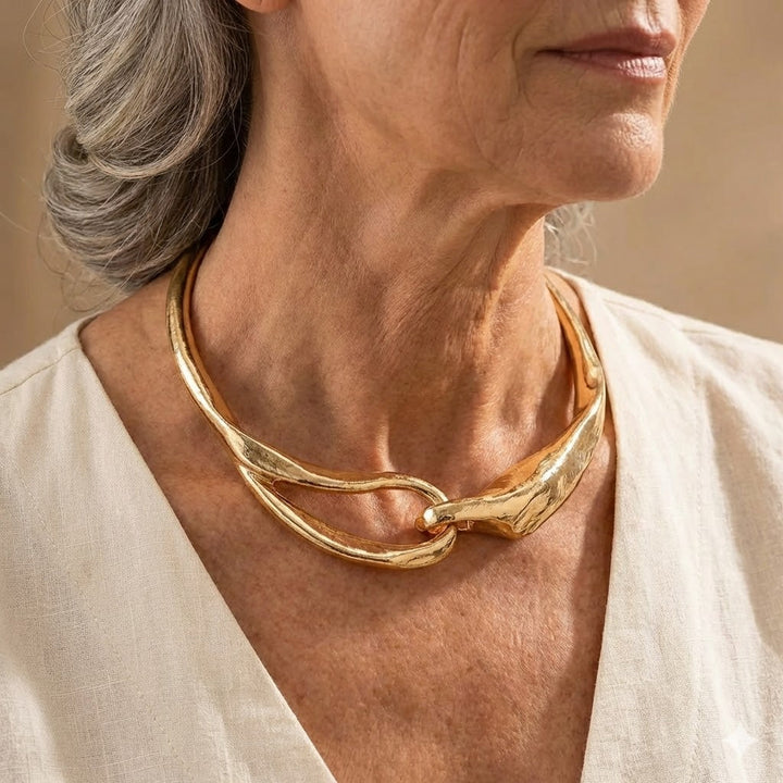 Artistic Gold Collar Necklace with Asymmetric Design